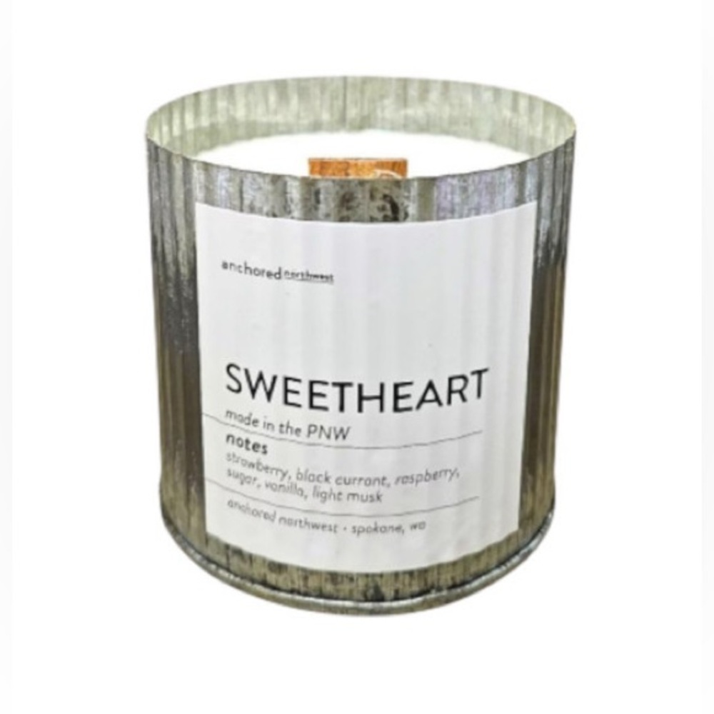 New Anchored Northwest Wood Wick Corrugated Metal Farmhouse Sweetheart Candle - Picture 3 of 3